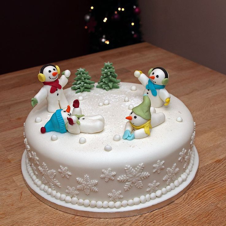 Fondant Christmas Cakes
 1000 ideas about Fondant Christmas Cake on Pinterest