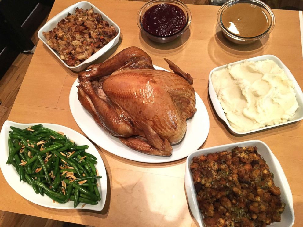 Giant Thanksgiving Turkey Dinner
 Trying out 3 convenient meal options for Thanksgiving