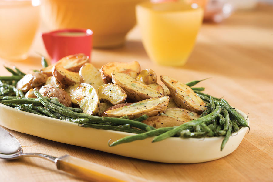Green Bean Thanksgiving Side Dishes
 Roasted Fingerlings and Green Beans With Creamy Tarragon