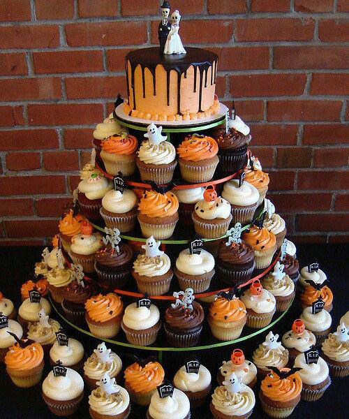 Halloween Birthday Cupcakes
 Halloween themed weddings