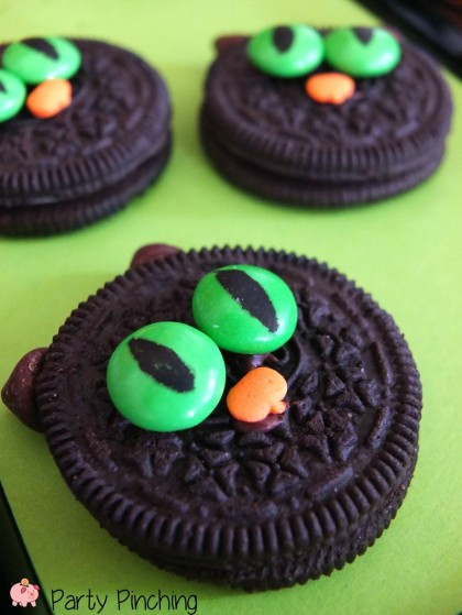Halloween Cat Cookies
 Black Cat Oreos recipe easy classroom party ideas for