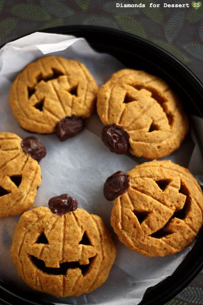 Halloween Cookies For Sale
 1000 images about Halloween Bake Sale Ideas on Pinterest