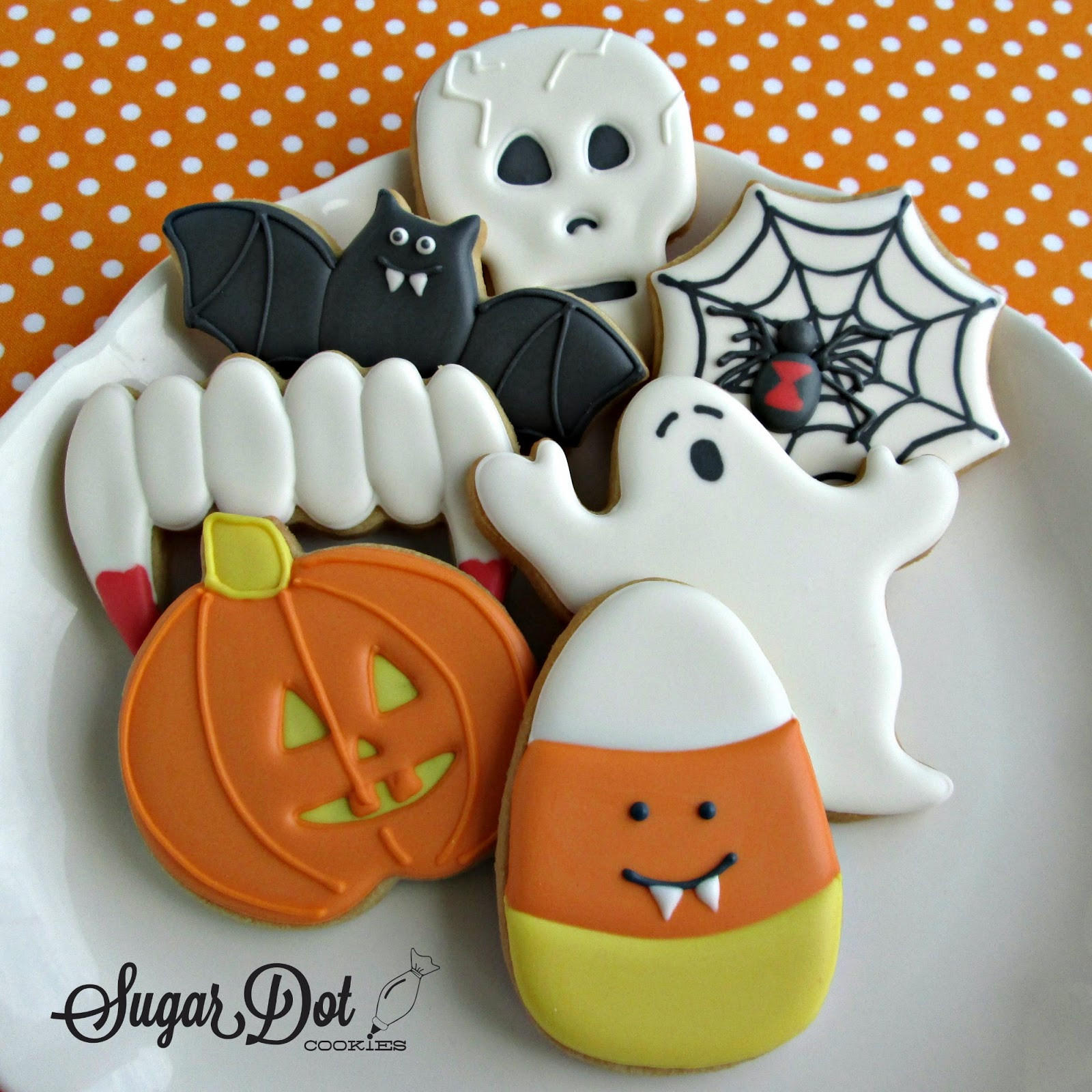 Halloween Cookies Pictures
 The table all set for the party to begin