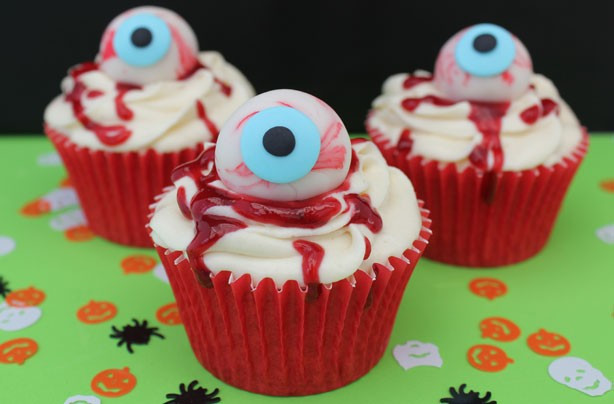 Halloween Cupcakes Pictures
 15 Halloween cupcake recipes Halloween eyeball cupcakes