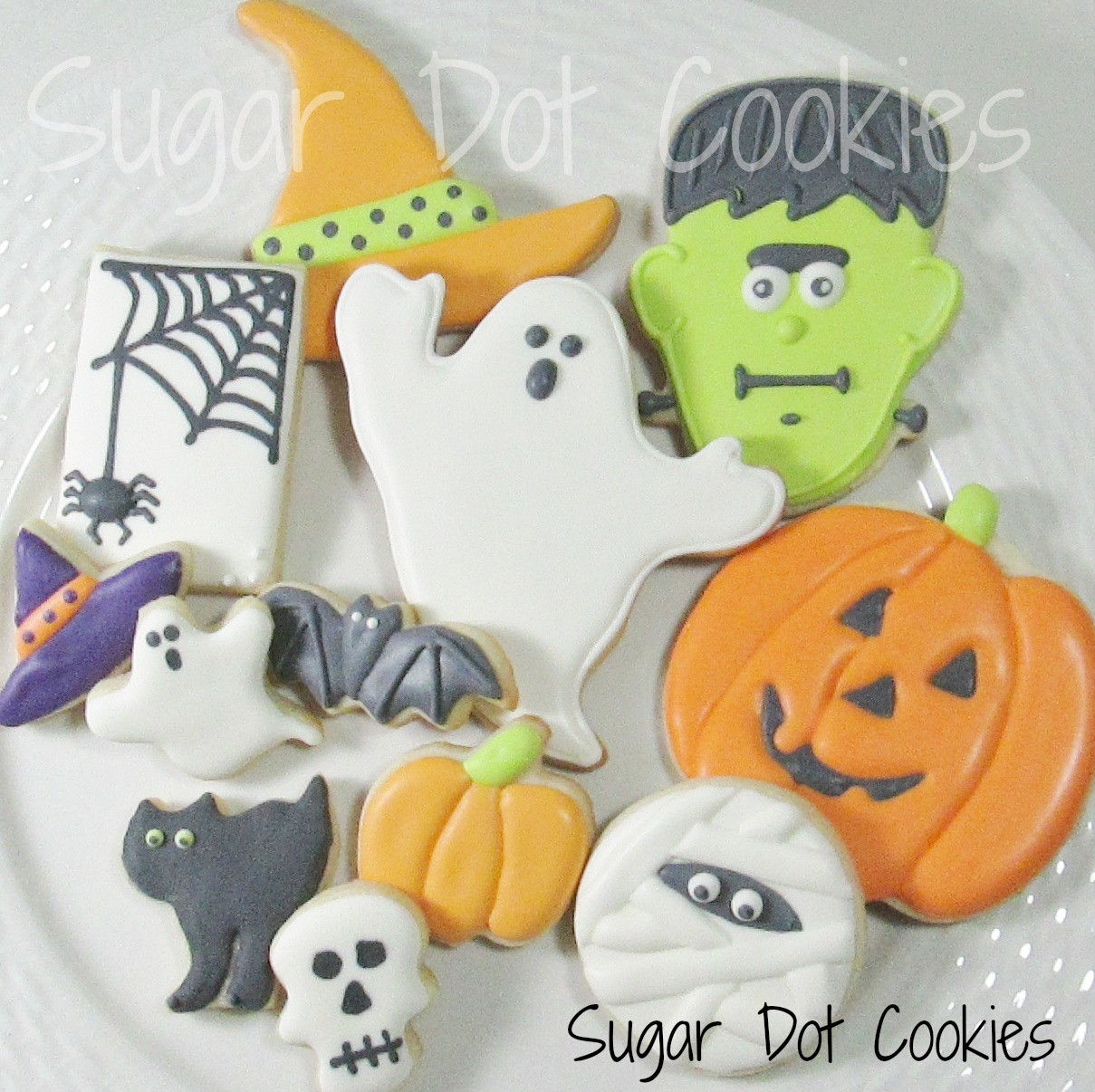 Halloween Decorated Sugar Cookies
 Here I am discussing "wet on wet" and "wet on dry