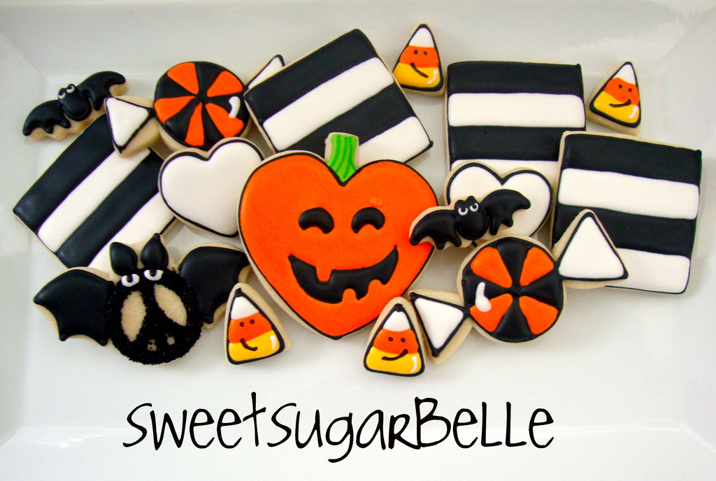 Halloween Decorated Sugar Cookies
 Decorating Sugar Cookies From Start to Finish Part 2