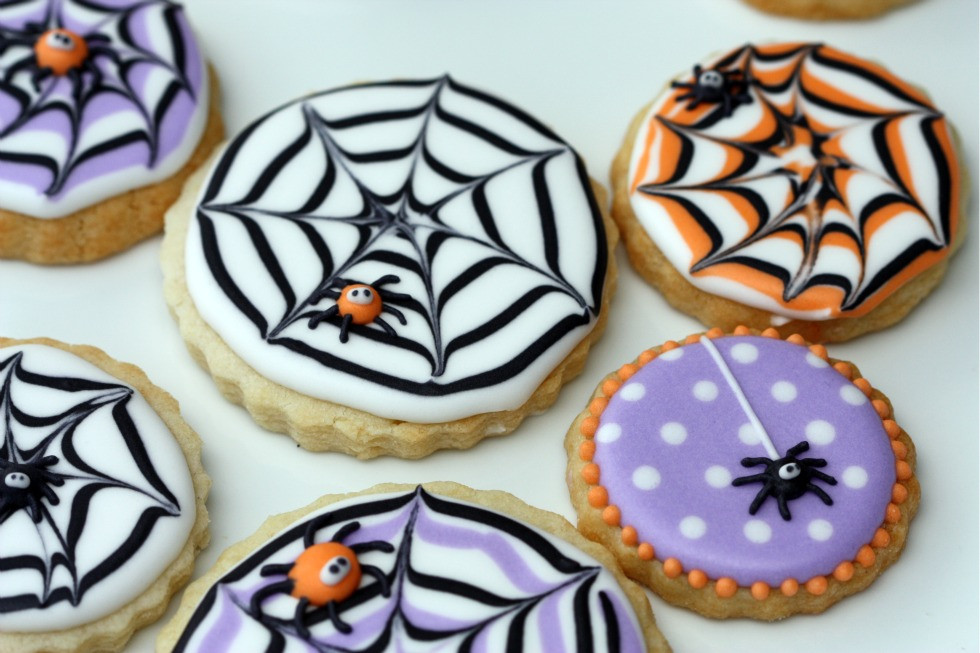 Halloween Decorating Cookies
 How to Make A Spider Web Decorated Cookie