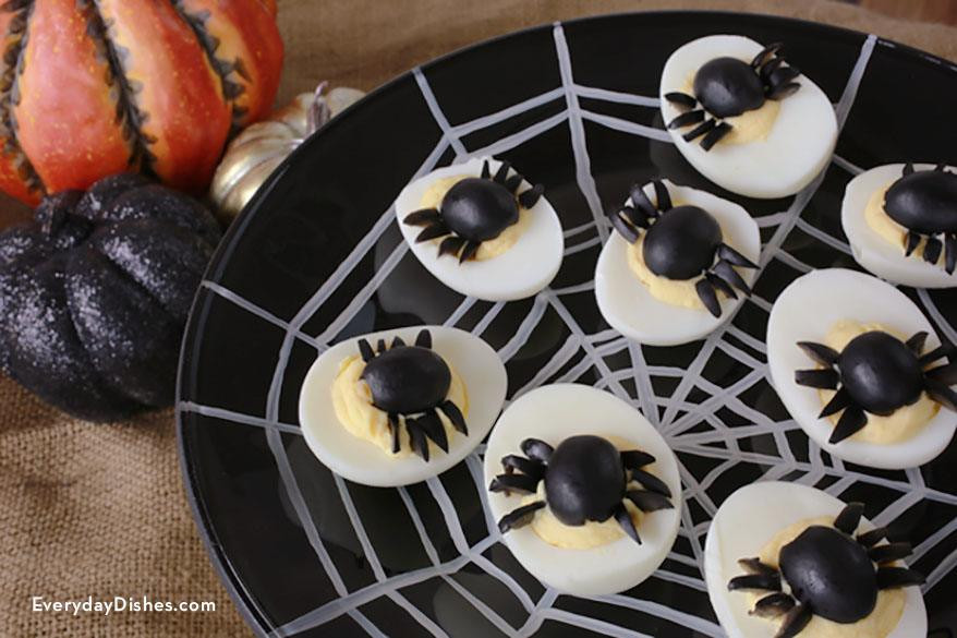 Halloween Deviled Eggs Recipes
 spider halloween deviled eggs recipe — Everyday Dishes & DIY