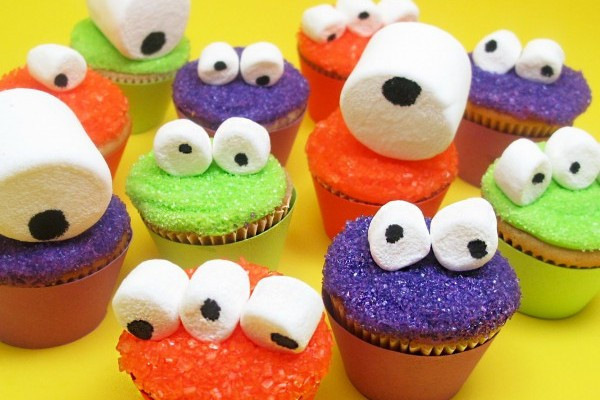 Halloween Monster Cupcakes
 Craftionary