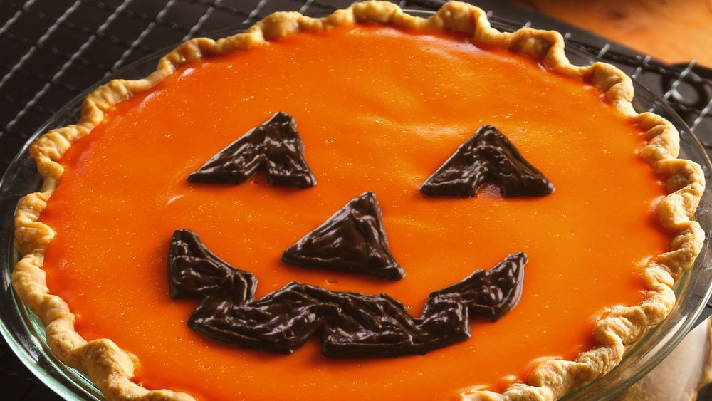 Halloween Pumpkin Pie
 Jack o Lantern Orange Pumpkin Pie recipe from Pillsbury