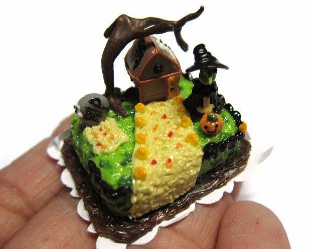Halloween Sheet Cake
 Dollhouse Miniatures Halloween Witch House Sheet Cakes