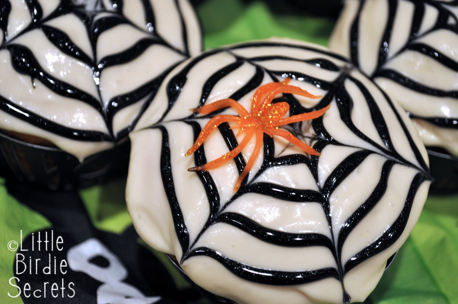 Halloween Spider Cupcakes
 halloween spider web cupcakes