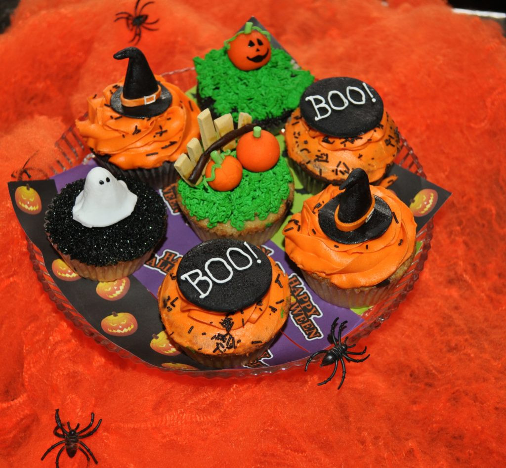 Halloween Themed Cupcakes
 Halloween costumes