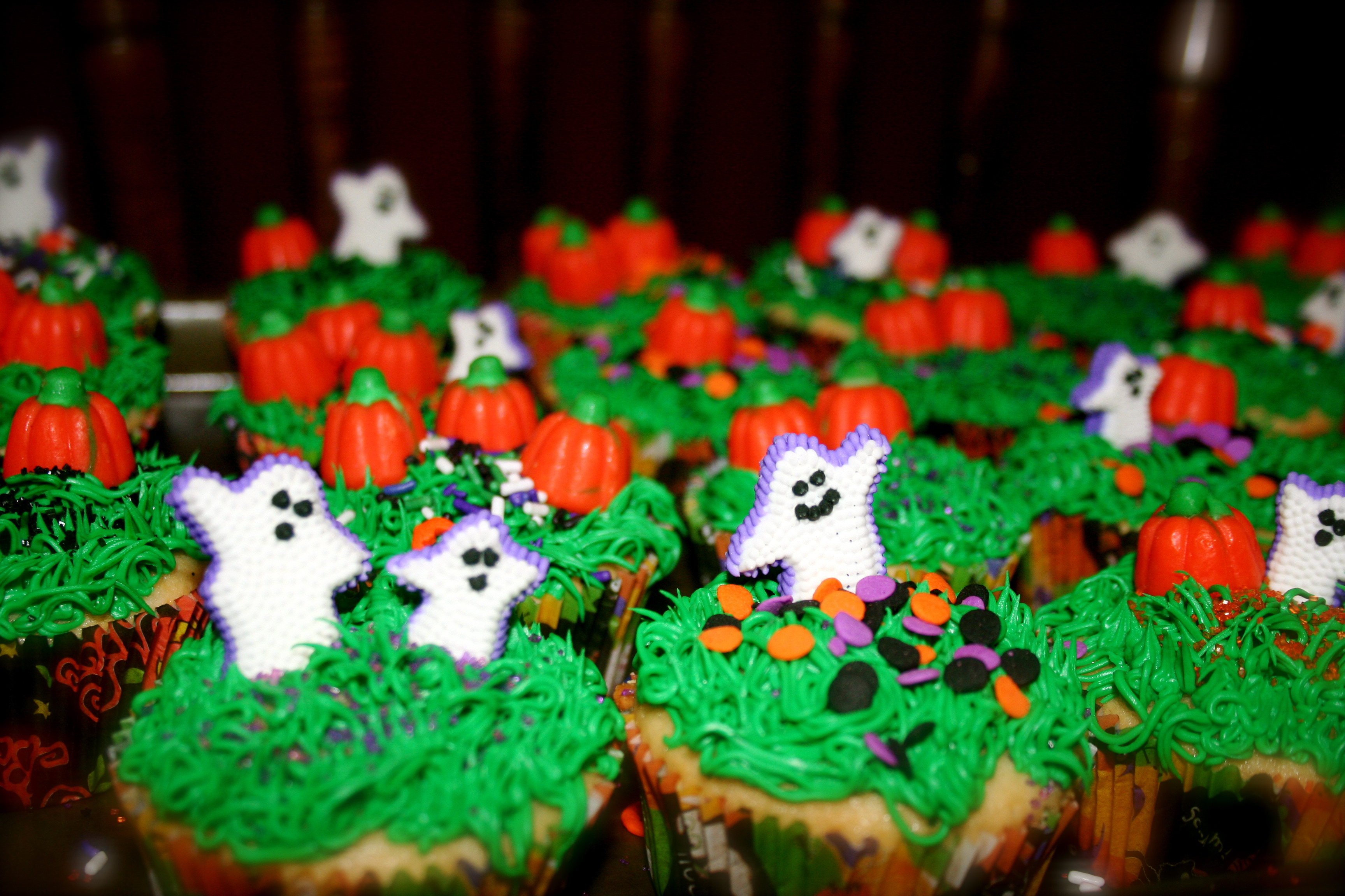 Halloween Themed Cupcakes
 HALLOWEEN themed cupcakes