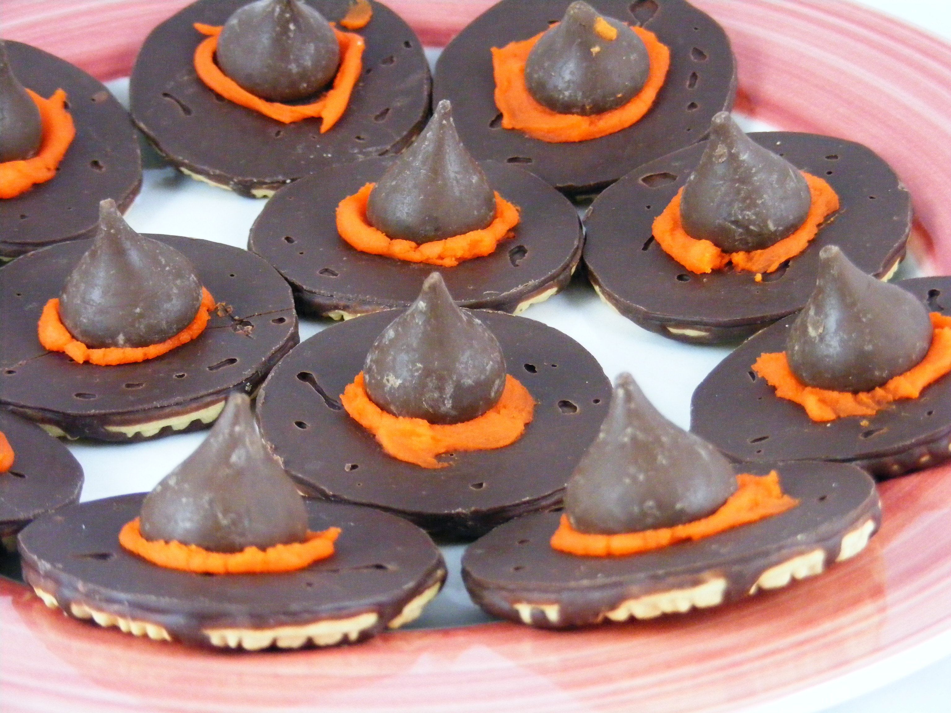 Halloween Witch Hat Cookies
 301 Moved Permanently