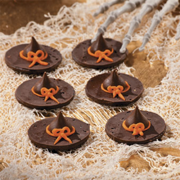 Halloween Witch Hat Cookies
 12 5 Minute Halloween Treats