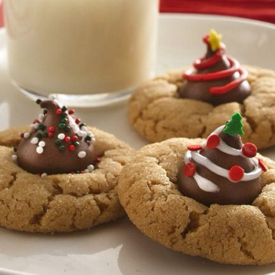 Hershey Kisses Christmas Cookies
 The o jays Sugar cookies and Hershey s kisses on Pinterest
