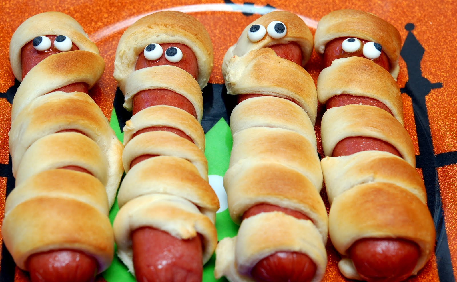 Hot Dogs Halloween
 Spooky Hallowe’en Treats