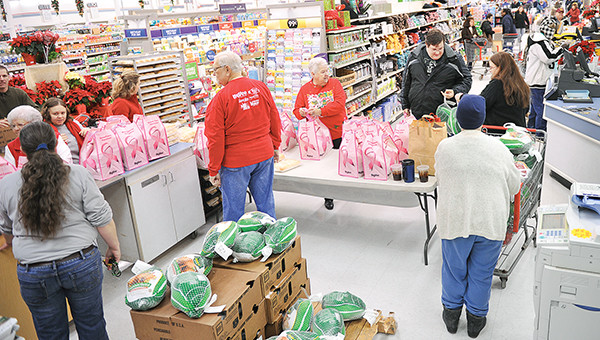 Hy Vee Thanksgiving Dinner To Go 2019
 Feed a Family gives out meals to 500 families Austin