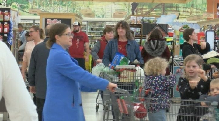 Hy Vee Thanksgiving Dinner To Go 2019
 Grocery stores remain busy on Thanksgiving Eve KTIV
