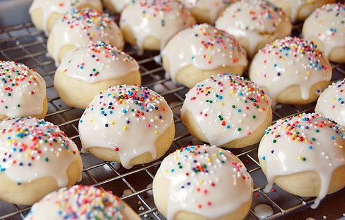 Italian Christmas Cookie Recipes Giada
 Italian Frosted Anisette Cookies or Angelonies