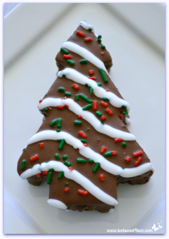 Little Debbie Christmas Tree Cakes
 Guess Who s ing to Our Christmas Dinner Toot Sweet 4 Two