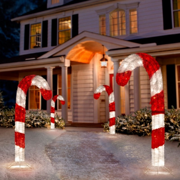 Outdoor Christmas Candy Canes
 Christmas yard decorations – festive ideas for the outdoor