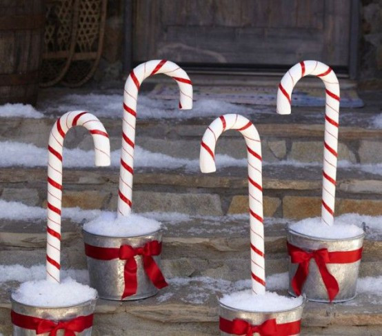 Outdoor Christmas Candy Canes
 25 Fun Candy Cane Christmas Décor Ideas For Your Home