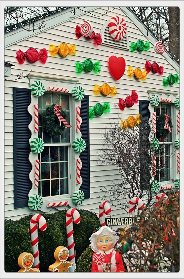 Outdoor Christmas Candy Decorations
 25 best ideas about Candy christmas decorations on