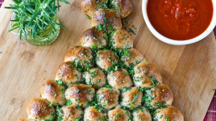 Pull Apart Christmas Tree Bread
 10 Festive Pizzas to Eat Instead of Christmas Dinner