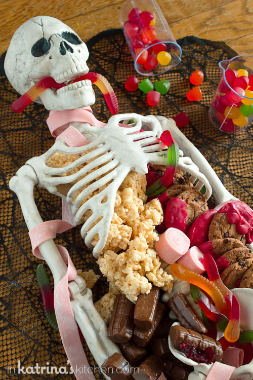 Quick Halloween Desserts
 Halloween Dessert Table Skeleton