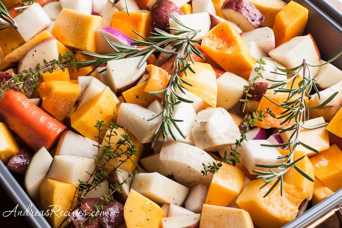 Roasted Root Vegetables Thanksgiving
 Roast Turkey Recipe with Root Ve ables and Gravy