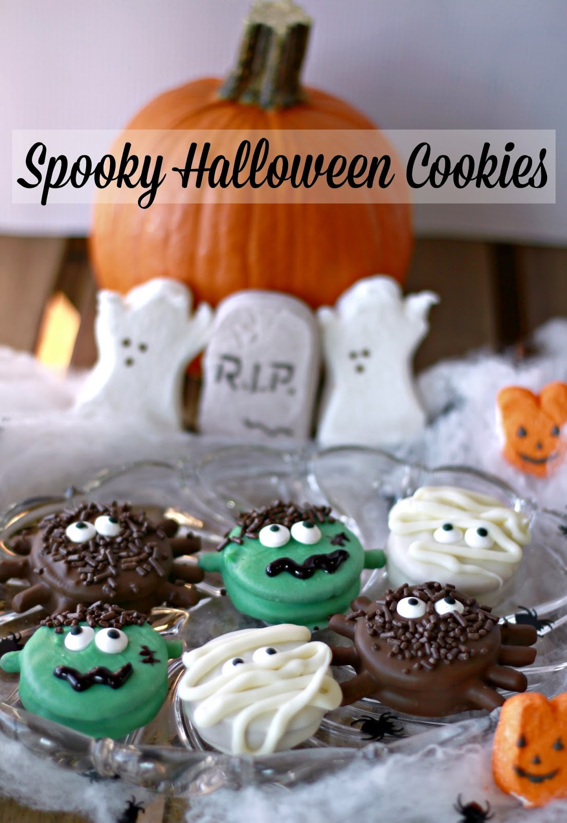 Scary Halloween Cookies
 Crazy for Cookies and more Spooky Halloween Cookies