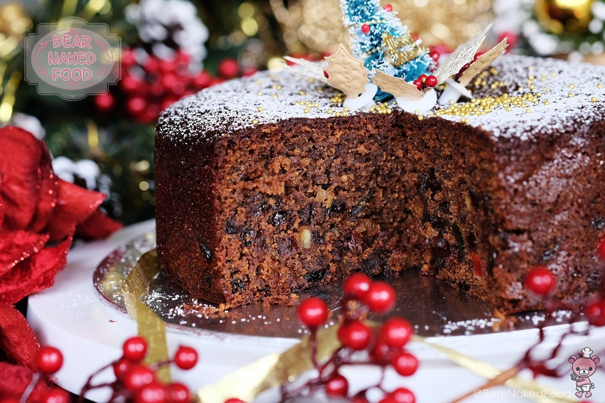 Simple Christmas Cakes
 Quick and Easy Christmas Fruit Cake