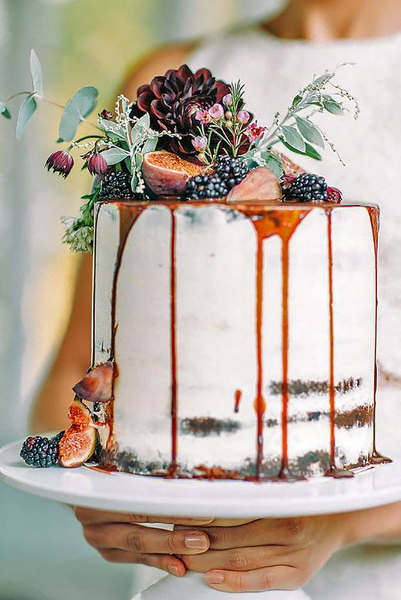 Small Fall Wedding Cakes
 Fall in Love with These 29 Amazing Fall Wedding Cakes