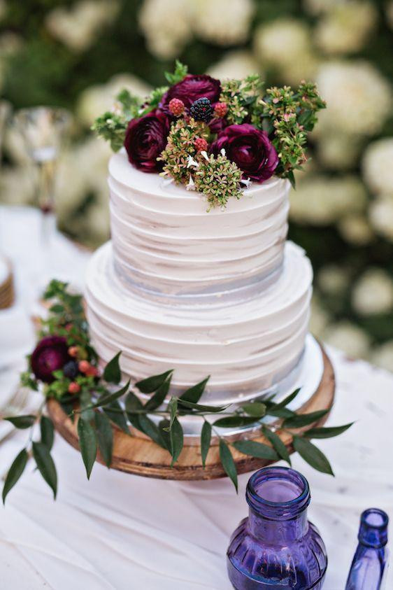Small Fall Wedding Cakes
 Gorgeous Fall Wedding Cakes We re Drooling Over Southern