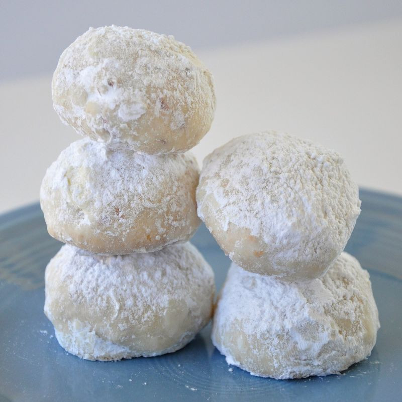 Snowball Christmas Cookies
 Christmas Baking Memories and Snowball Cookies Food