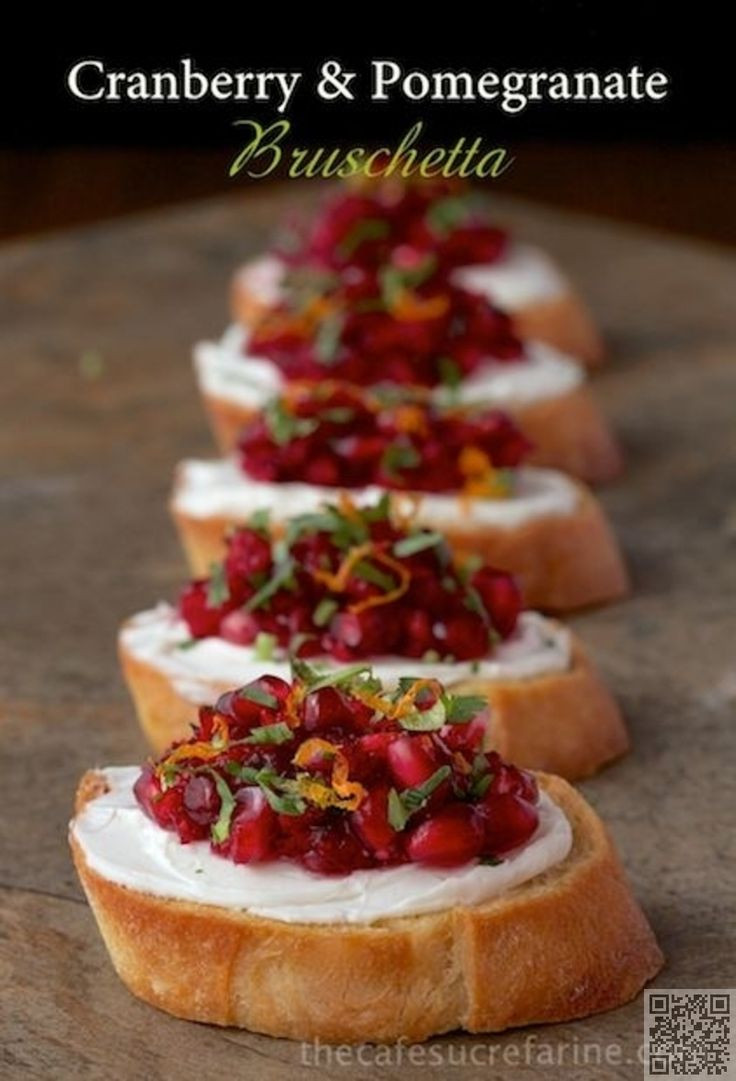 Thanksgiving 2019 Appetizers
 Bruschetta queso crema arandanos y granada