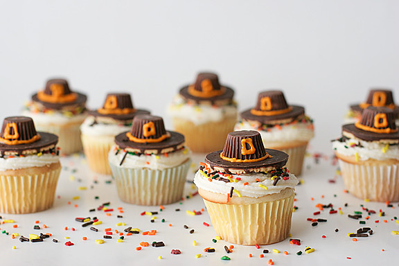 Thanksgiving Cupcakes Decorating Ideas
 Pilgrim Hat Thanksgiving Cupcakes Taste and Tell
