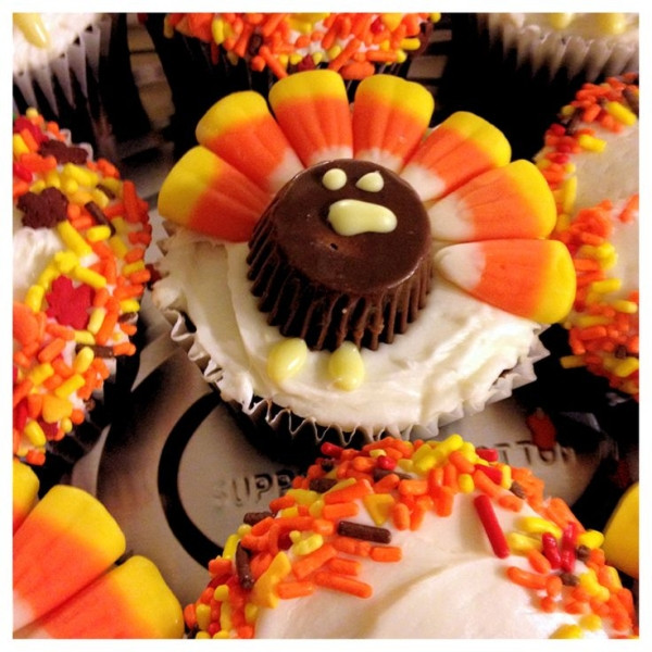 Thanksgiving Cupcakes Decorating Ideas
 Thanksgiving Turkey Cupcakes Fun to make with KIDS