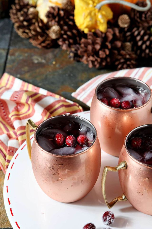 Thanksgiving Day Drinks
 13 Cozy Fall Cocktails to Kick f Your Thanksgiving Dinner