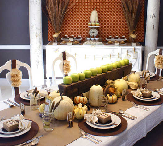 Thanksgiving Dinner Table Settings
 5 Harvest Themed Thanksgiving Tables