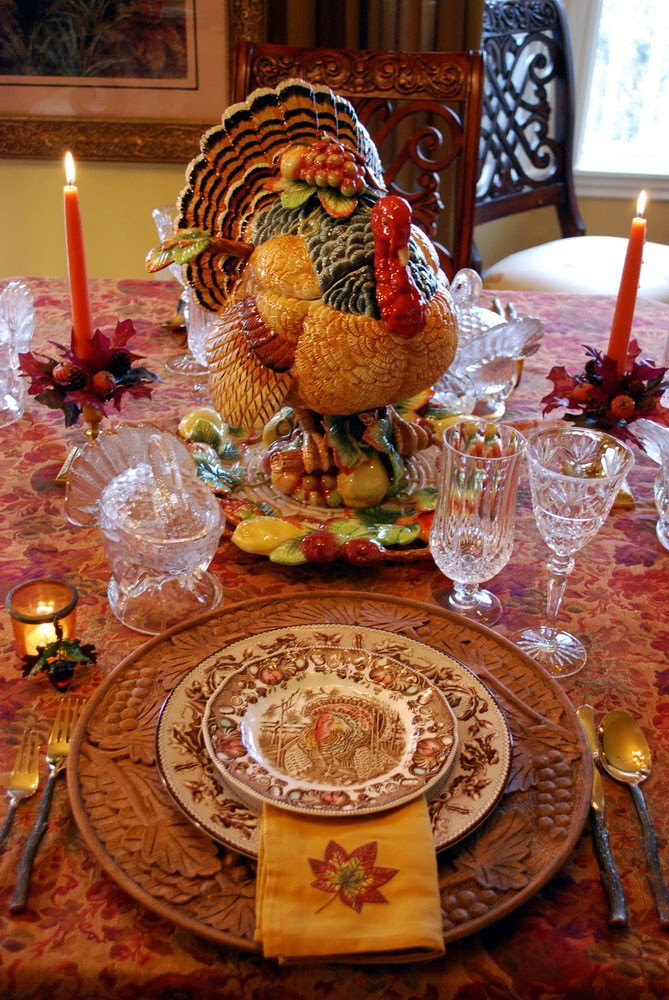 Thanksgiving Turkey Decorations
 Decorating for Autumn and a Thanksgiving Tablescape