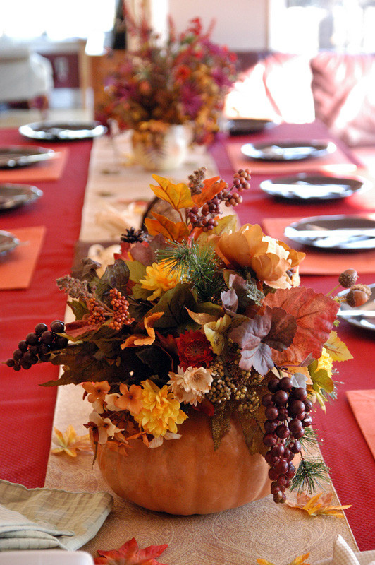 Turkey Centerpieces Thanksgiving
 The Best DIY Thanksgiving Table Decorations